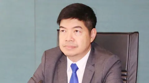 อนาคตใหม่ จี้ กกต.สอบ "บิ๊กตู่" เข้าข่ายจัดมหรสพ ขึ้นเวทีหาเสียง พปชร. (คลิป)