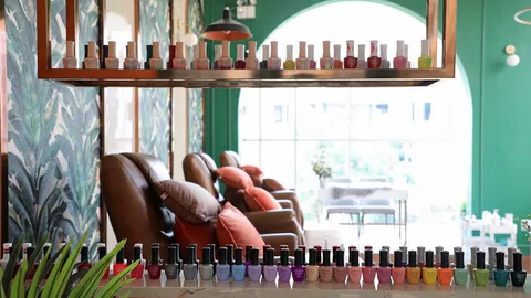 Business on my way : เรื่องเล็บขอให้บอก "Aloha Nail & Spa"