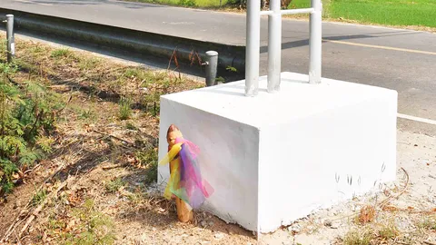 ลือมี "วิญญาณแม่ม่าย" จ้องเอาชีวิต แขวนเสื้อแดงหลอกผีที่นี่ไม่มีผู้ชาย