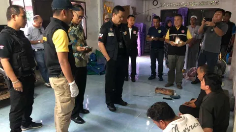 รองผวจ.จับเอง ผญบ.พร้อมผู้ช่วยฯ เสพยาบ้า-กินน้ำท่อม ในป้อมชรบ. 