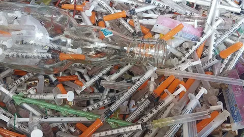 สธ.ชลบุรี ยันเข็มฉีดยาในทะเลแสมสาร ไม่ได้มาจากรพ.เร่งสืบก่อนเก็บทำลายทิ้ง