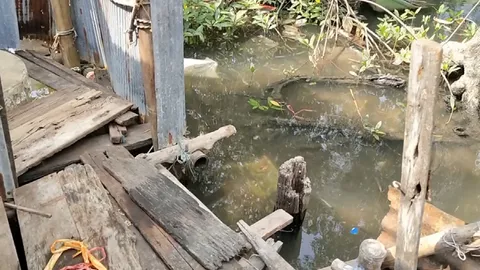 ลุงวัย 63 ลื่นพลัดตกน้ำหลังบ้าน โชคดีกู้ภัยฯ ช่วยปั๊มหัวใจได้ทัน