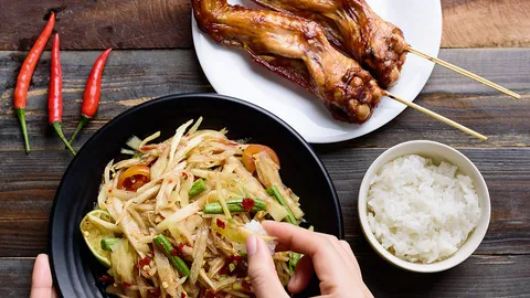 ชักธงรบ : กินข้าวแต่พอคำ