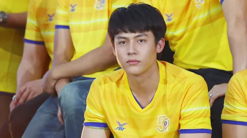 เอาละเฟ้ย หมาก เดิมพันสูง เตะลูกโทษเข้าจะคุกเข่าขอคิมแต่งงาน (คลิป)