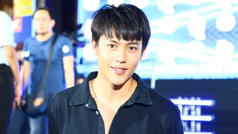 หมาก ขอโทษที่สะเพร่า มือไปโดนโพสต์ข้อความโยงการเมือง (คลิป)