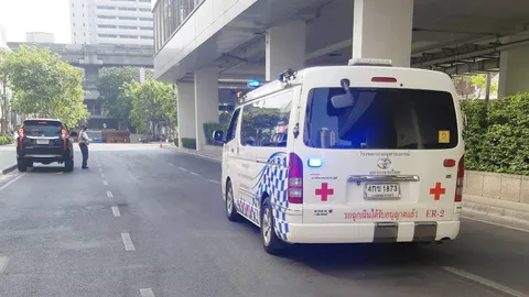 พยานเล่า นาทีเด็ก 12 พลัดตกห้าง เอื้อมมือหยิบโทรศัพท์ เสียหลักร่วง