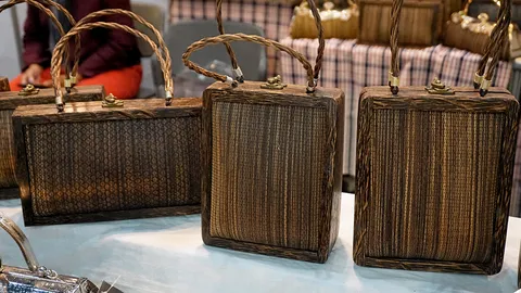 กาบตาลไร้ค่า...ใต้โคนโตนด สู่กระเป๋าขึ้นห้างไฮเอน