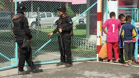 ทหารคุมเข้ม รพ. หลังญาติทยอยรับศพ 5 โจรใต้ หวั่นมือที่ 3 ก่อเหตุ