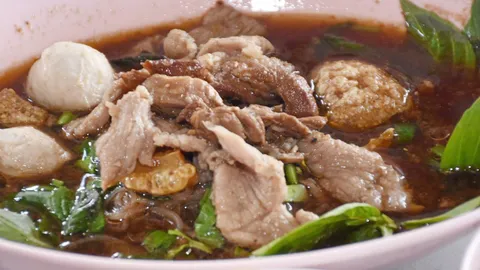 คุณชายตะลอนชิม : ก๋วยเตี๋ยวเรือรังสิต “เจริญรสเด็ด”
