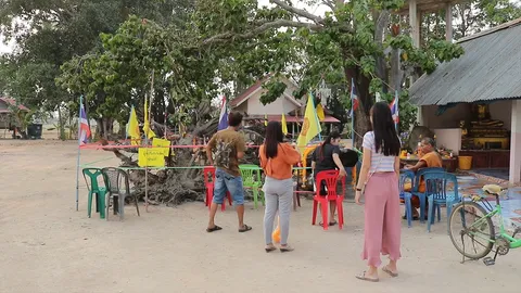 คอหวยกำแพงเพชรฮือฮา ตะเคียนทอง 3 พี่น้อง ให้เลขเด็ดจริง ถูกหวยกันเพียบ