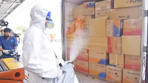 รมว.ดีอีเอส กำชับไปรษณีย์ไทยเข้มงวด ทำความสะอาด พ่นฆ่าเชื้อโรคโควิด-19