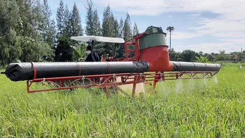 เครื่องพ่นสารฯ สู้ลมแรง ลดต้นทุน...ไม่สูญเปล่า