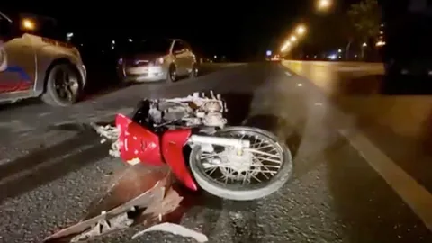 รถปริศนาชนลาก จยย.ไกล 500 ม. พบศพหนุ่มคนขับ ถูกเหยียบหัวเบะ ดับสยอง