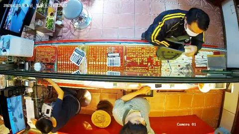 โจรควงปืน บุกจี้ร้านทองระยอง กวาด 18 บาท เผ่นลอยนวล ตร.เร่งล่าตัว 