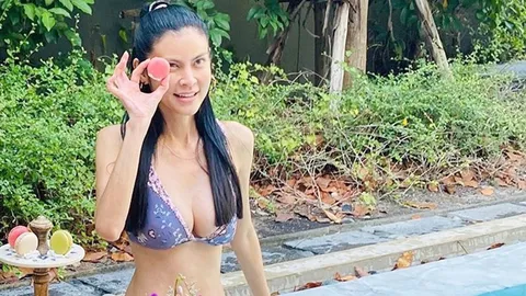 เป๊ะมากแม่ ปิ่น เก็จมณี ในชุดบิกินีตัวจิ๋วสวยแซ่บทุกท่าโพส 