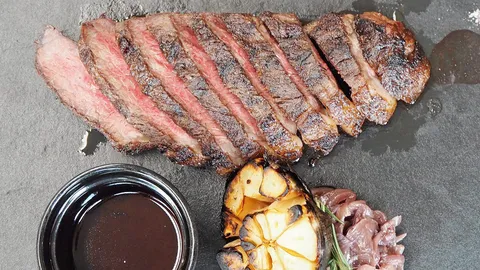 เปิดสูตร White Anchovy Caesar Salad by สุพร นภาโชติศิริ