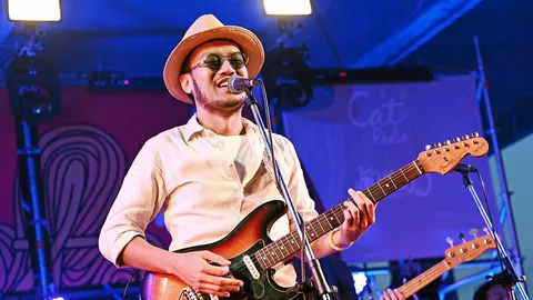 “สิงโต นำโชค” นำทีมศิลปินบุก “แคท ฟู้ด”