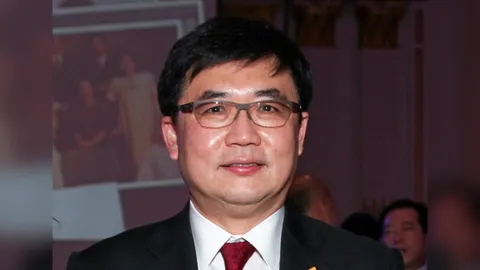 บุคคลในข่าว : อธิการบดีมหาวิทยาลัยสยาม จัดโครงการผลิตและแจกเจลล้างมือ
