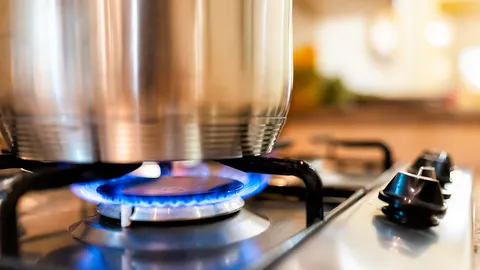 มีเฮ กบง.ลดราคาก๊าซหุงต้ม 45 บาท อานิสงส์น้ำมันตลาดโลกดิ่ง