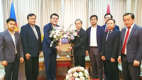 จั๊ด ธีมะ ขอโทษ สปป.ลาว กรณีโควิด-19 แล้ว ด้าน แอปเปิ้ล โดนวิจารณ์ยับ