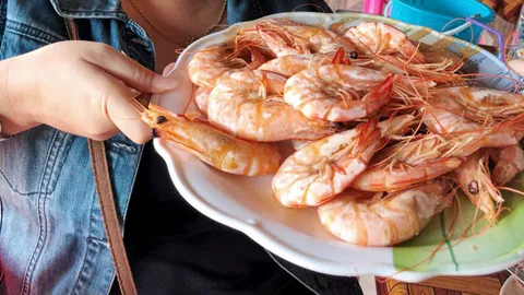 คุณชายตะลอนชิม : คุณแอ๊ว อาหารทะเลสด กรุ๊บๆกริ๊บๆ กุ้งทะเลไซส์บิ๊ก