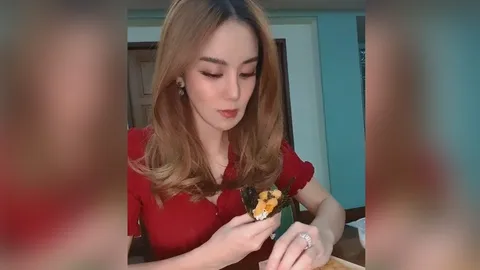 ขนมจีน กุลมาศ ตอบกลับนิ่มๆ หลังถูกชาวเน็ตถาม ทำไมหน้าเบี้ยว