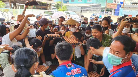 ทำบุญด้วยไข่ ช่วยผู้ประสบภัยโควิดฯ เจ้าของร้านใจดี แจก 5 พันฟอง  