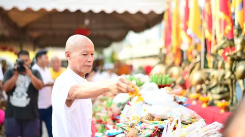 “พุทธะอิสระ” เตรียมกลับไปห่มผ้าเหลือง หลังโพสต์ข่าวดี คดีใกล้จบ