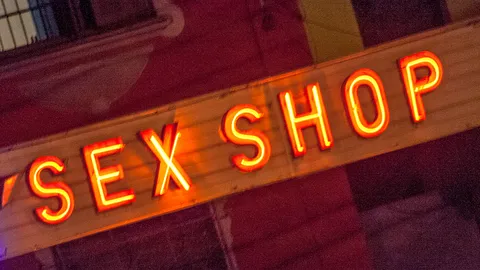 เปิดม่าน JokeOpera : เซ็กซ์ช็อปช่วยสู้โควิด-19