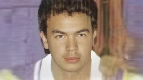 โอ๊ต ปราโมทย์ อวดภาพสมัยมัธยม หล่อมากเหมือนพระเอกลูกครึ่ง 