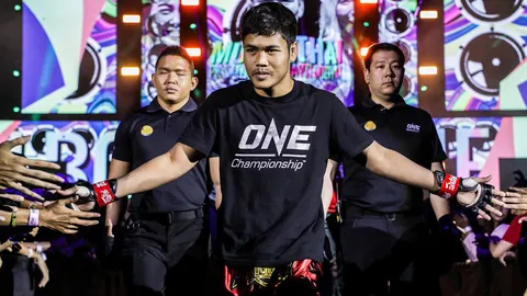 "เมืองไทย" หันช่วยภรรยาขายผักช่วงไร้งานชก เผยรายได้สุดงาม