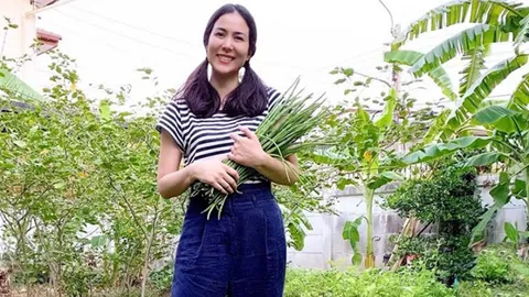 เชอรี่ เข็มอัปสร เผยชีวิตพอเพียง เก็บผักปลูกที่บ้าน ทำอาหารกินสู้โควิด