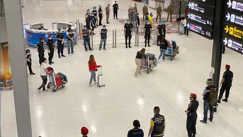 จนท.ใช้ไม้แข็ง นำผู้โดยสารบินเข้า ปท. กว่า 200 กักตัวสัตหีบ