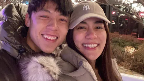 ชาวเน็ตจวก หมาก-คิม แปลบทความเหมือนอวยโควิด-19 แถมโชว์ของกินใส่จานโฟม