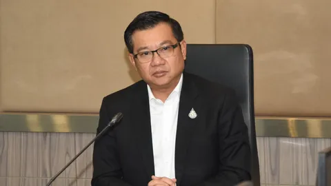 ขนส่งฯ สั่ง ห้ามรถโดยสารรับแรงงานต่างด้าวผ่านชายแดน สกัดโควิด-19