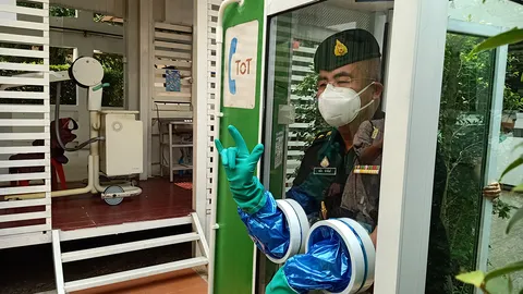 รพ.ค่ายพิชัยดาบหัก ประดิษฐ์ "COVID BOX" ใช้เก็บสารคัดหลั่งผู้ป่วยไปตรวจ