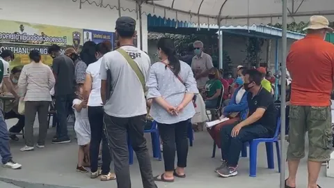 ต่างด้าวผวา ต่อวีซ่าที่อุดรฯ ยืนใกล้ชิดไร้มาตรการป้องกันโควิดฯ 