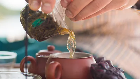 ชักธงรบ : คั่นเวลา ดื่มชา