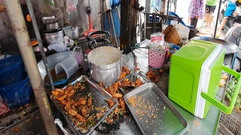 ศึกสายเลือดแม่ค้ากล้วยทอด แค้นสะสมยาวนาน ยกพวกจากพัทยาถล่มถึงนครนายก