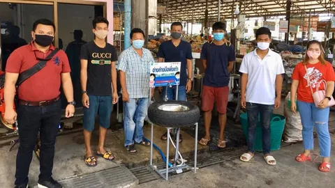 เด็กช่างเมืองคอน ผลิตอ่างล้างมือเท้าเหยียบ มอบตลาดสด ลดเสี่ยงโควิด-19