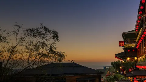 ชักธงรบ : เสรีจีนในไทย