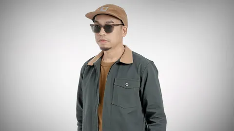 "แสงเดียว" จาก "แว่นใหญ่" ให้เทวดานางฟ้าชุดขาว (คลิป)