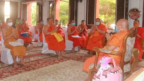 พิษโควิด-19 ลามถึงพระเณรลำบาก กระทบวัดเล็กๆ ไร้คนทำบุญไม่มีกิจนิมนต์