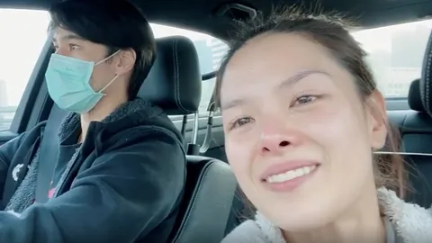 เปิดวินาที ลีเดีย-แมทธิว ร้องไห้กลับบ้านเจอลูก เผยภาพการรักษาโควิด-19 (คลิป)