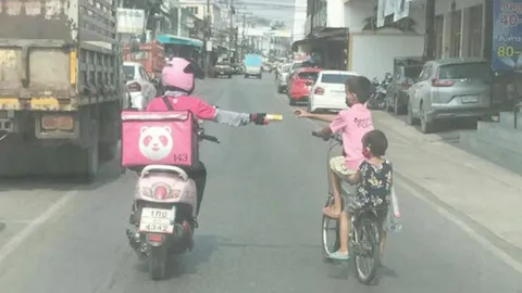 เปิดใจ "สาวฟู้ดแพนด้า" ยื่นน้ำชาเขียวให้กับเด็กยากไร้ หลังโซเชียลชื่นชม (คลิป)