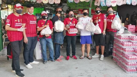 กลุ่มแฟนลิเวอร์พูลไทย ร่วมบริจาคอาหาร-หน้ากากอนามัย สู้โควิด-19