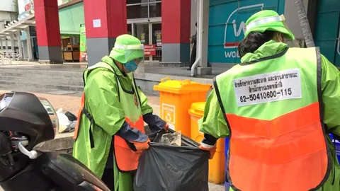 สกู๊ปหน้า 1 : คนเก็บขยะยุคโควิด ชีวิตเสี่ยงขยะติดเชื้อ