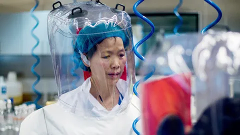 นักไวรัสวิทยาชื่อดังจีน ปัดข่าวลือว่อนโซเชียล ยันไม่เคยคิดหนีออกจากจีน 