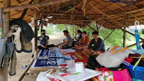 ชาวลาวมาจากกรุงเทพฯ ติดล็อกดาวน์คาอยู่ที่เลย ข้ามกลับประเทศไม่ได้