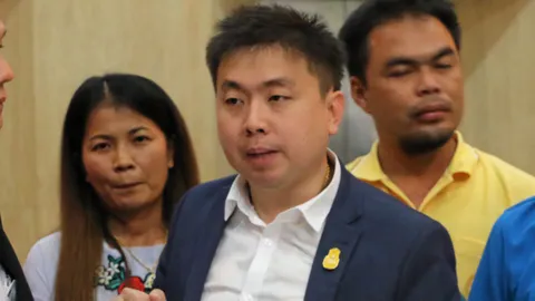 ส่องตำรวจ : สร้างสุข รุกแก้ยานรก